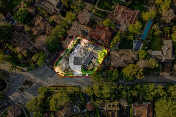 115 Southwood Dr Palo Alto, CA 94301