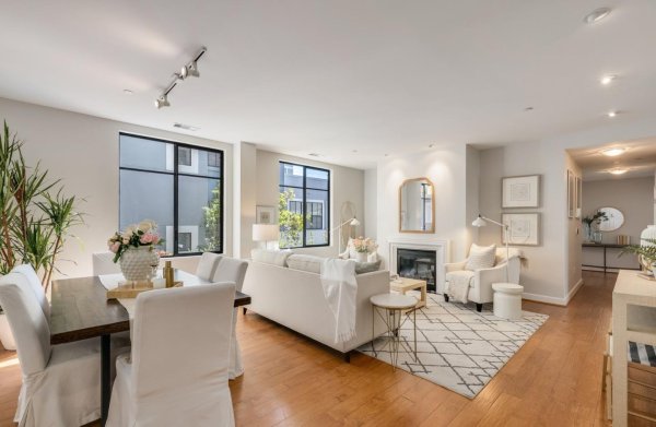 800 High St #216 PALO ALTO, CA 94301