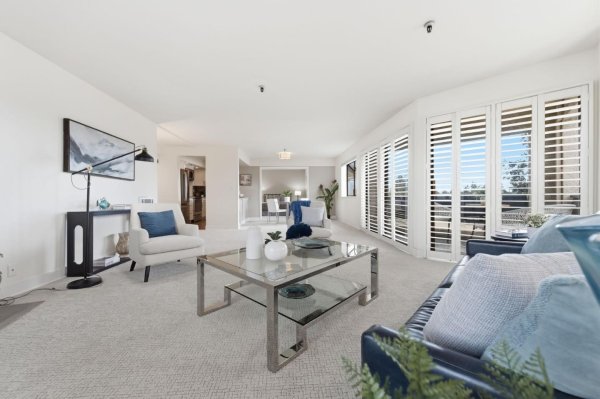 165 Frst Ave #4B PALO ALTO, CA 94301