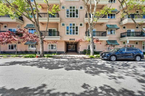 200 Sheridan Ave #104 PALO ALTO, CA 94306